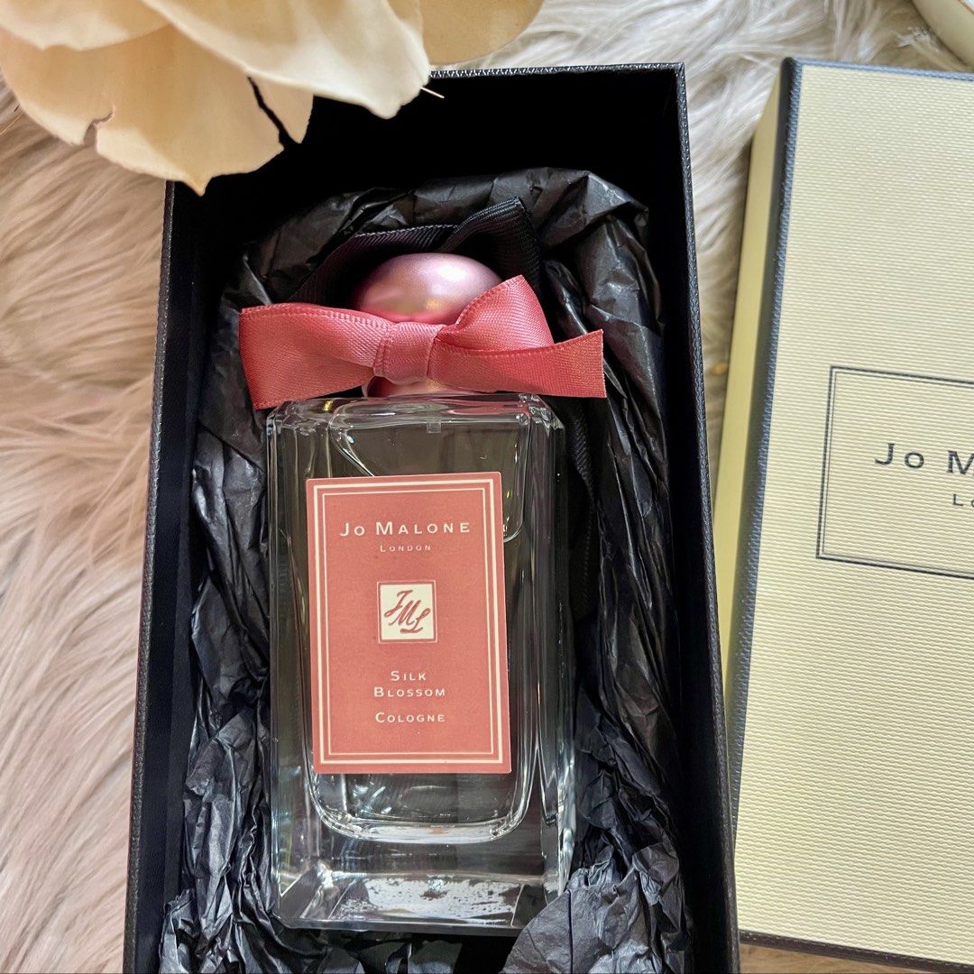 Jo Malone Silk Blossom Cologne (Category: Fragrance & Deodorants) located in Subic. Submitted by javsprelovedstuffs (Listing ID 1467639475, Image 2). Description: Bnew with box Actual Photo posted 100ML Premium Perfumes engineered to match 90%–95% of the o_ri_gi_nal scent Long lasting/ 4-8hrs depending on body chemistry #perfumeph #dubaiperfumes #nicheperfume #jomalone #luxuryperfumes.