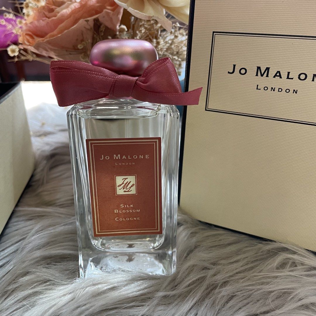 Jo Malone Silk Blossom Cologne (Category: Fragrance & Deodorants) located in Subic. Submitted by javsprelovedstuffs (Listing ID 1467639475, Image 1). Description: Bnew with box Actual Photo posted 100ML Premium Perfumes engineered to match 90%–95% of the o_ri_gi_nal scent Long lasting/ 4-8hrs depending on body chemistry #perfumeph #dubaiperfumes #nicheperfume #jomalone #luxuryperfumes.