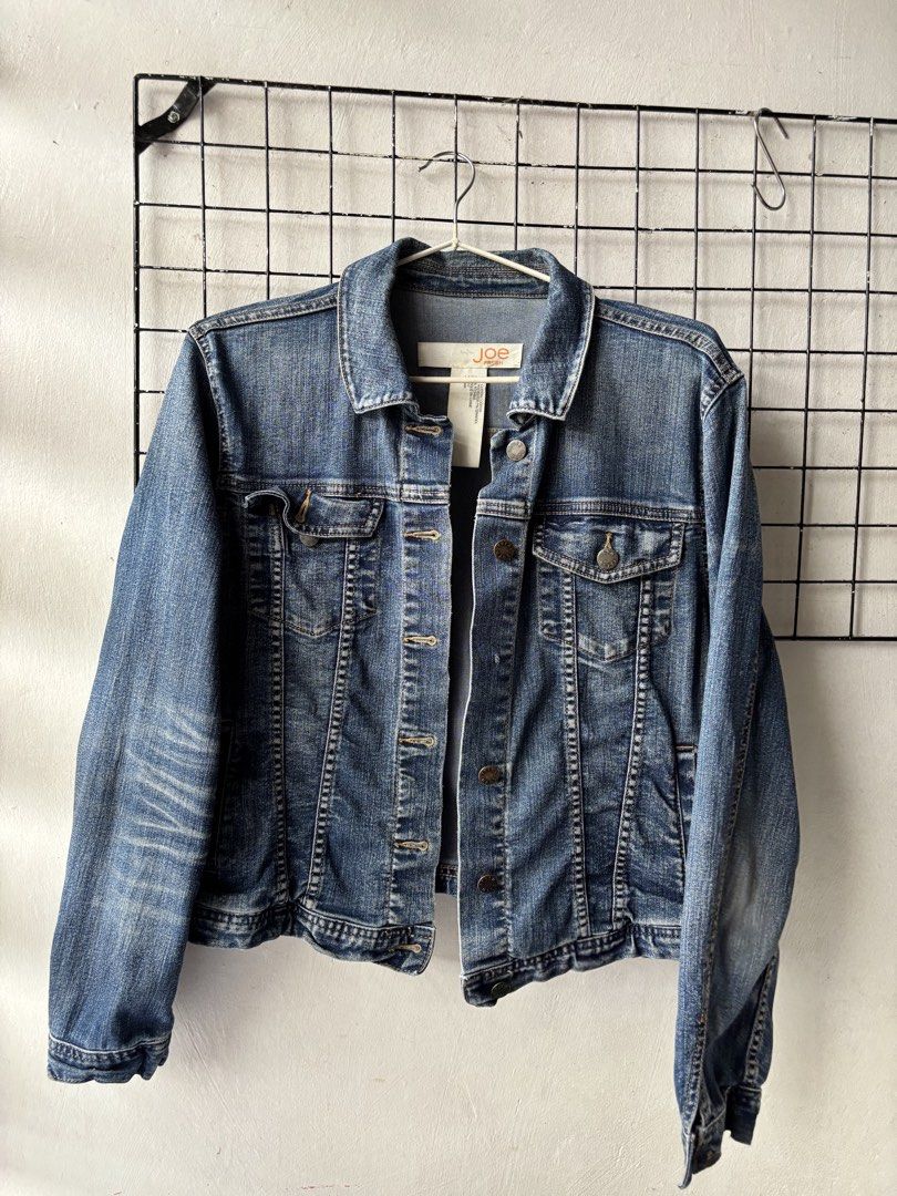 Joe Fresh Denim Jacket Blue Size L (Category: Coats, Jackets and Outerwear) located in Santa Rosa. Submitted by hannaharcexx (Listing ID 1467638198, Image 1). Description: Joe denim jacket Size: L Women with inside pocket Chest 21.5 in Length 23in Excellent condition Cod available Pm to avail.