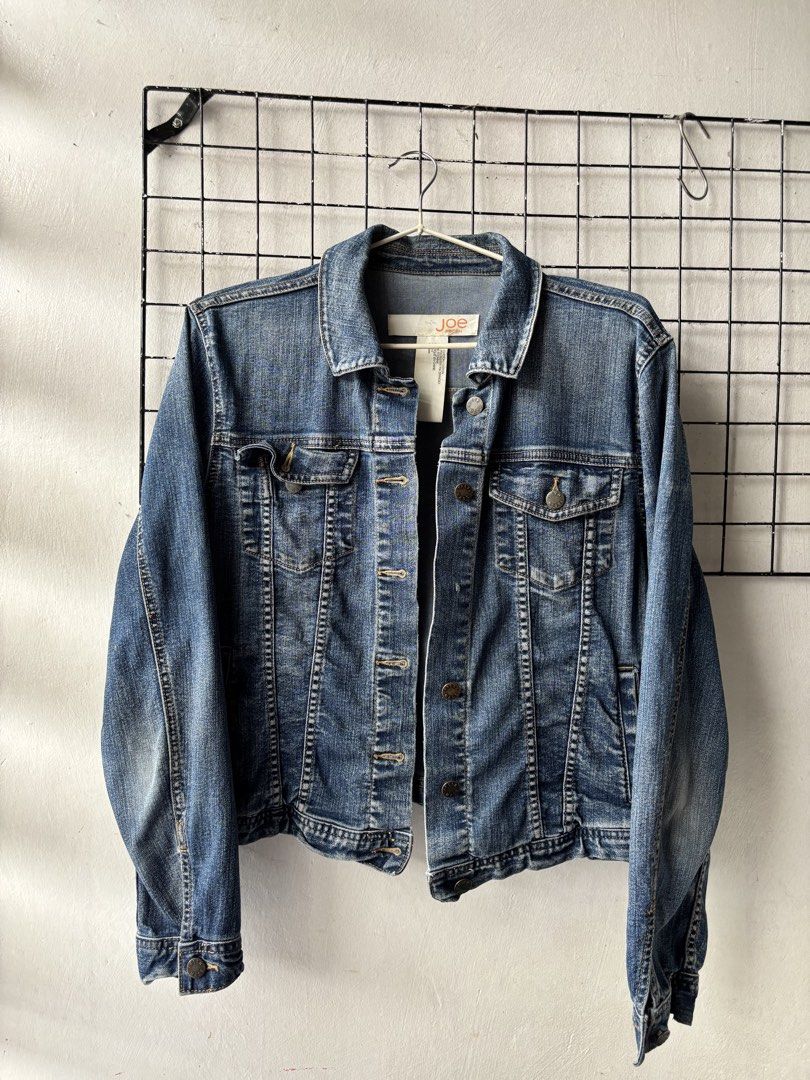 Joe Fresh Denim Jacket Blue Size L (Category: Coats, Jackets and Outerwear) located in Santa Rosa. Submitted by hannaharcexx (Listing ID 1467638198, Image 2). Description: Joe denim jacket Size: L Women with inside pocket Chest 21.5 in Length 23in Excellent condition Cod available Pm to avail.