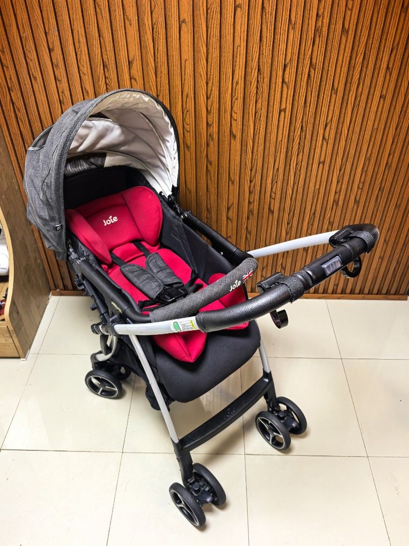 Joie Sma Baggi 4WD (Category: Strollers) located in Manila. Submitted by miradoming32070 (Listing ID 1467735393, Image 3). Description: Joie Sma baggi 4WD Newborn to toddler Fully recline Adjustable seat High seat Lightweight Reversible handle With Newborn car seat ‼️ Loc :bagumbong caloocan.