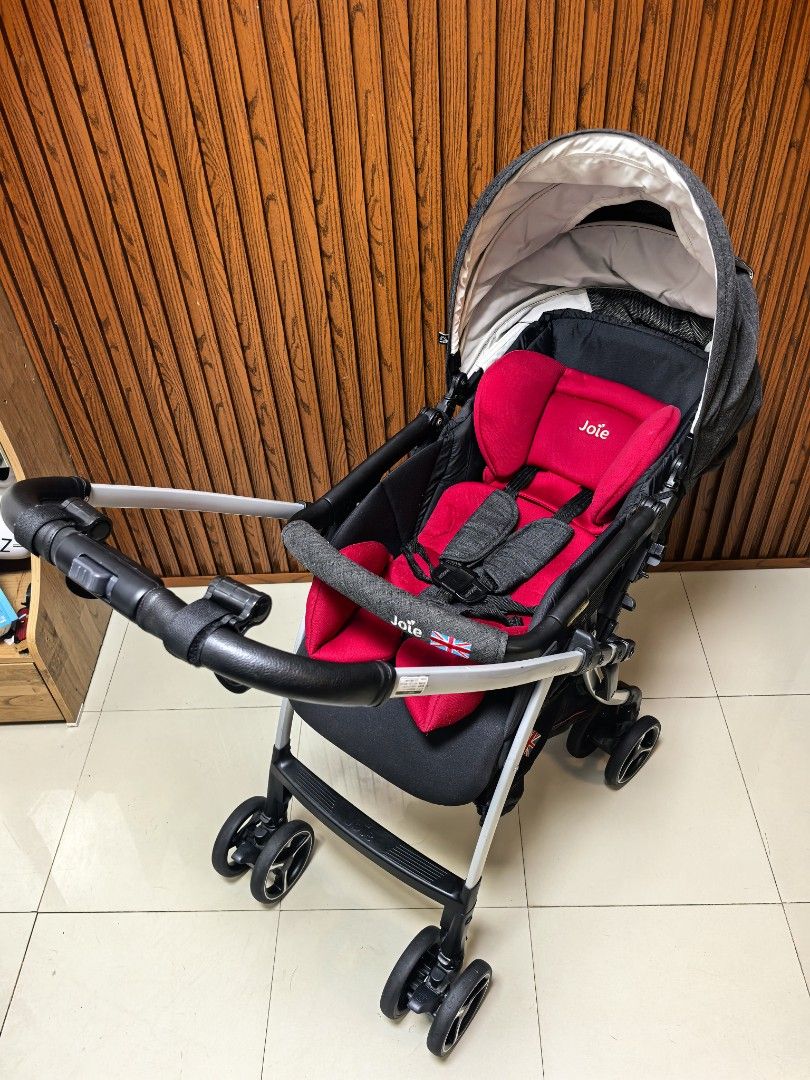 Joie Sma Baggi 4WD (Category: Strollers) located in Manila. Submitted by miradoming32070 (Listing ID 1467735393, Image 2). Description: Joie Sma baggi 4WD Newborn to toddler Fully recline Adjustable seat High seat Lightweight Reversible handle With Newborn car seat ‼️ Loc :bagumbong caloocan.