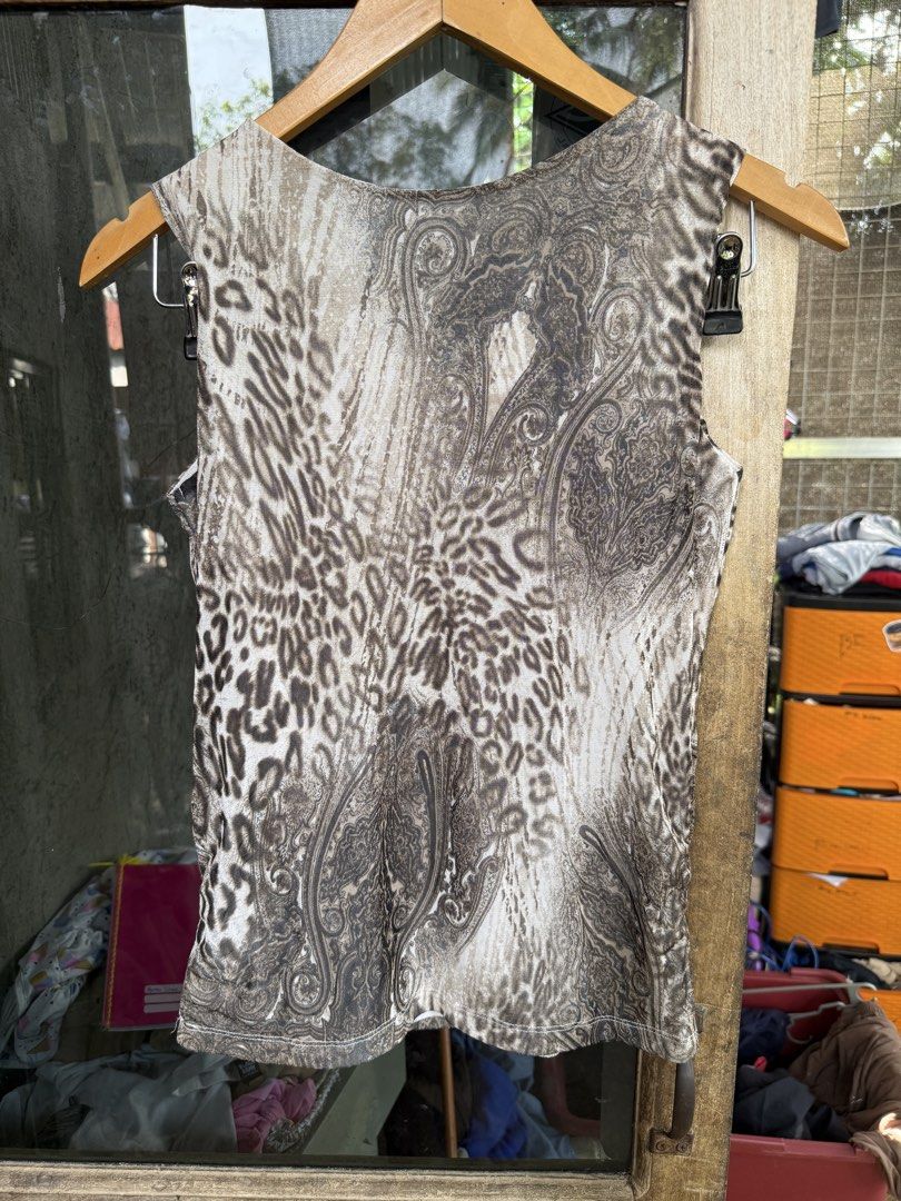 JOIN US animal print tanktop (Category: Sleeveless) located in Manolo Fortich. Submitted by thriftacktoe34 (Listing ID 1467686341, Image 3). Description: Very good condition Color rate 9/10 Size Dimes W15 x L23 FREE shipping fee.