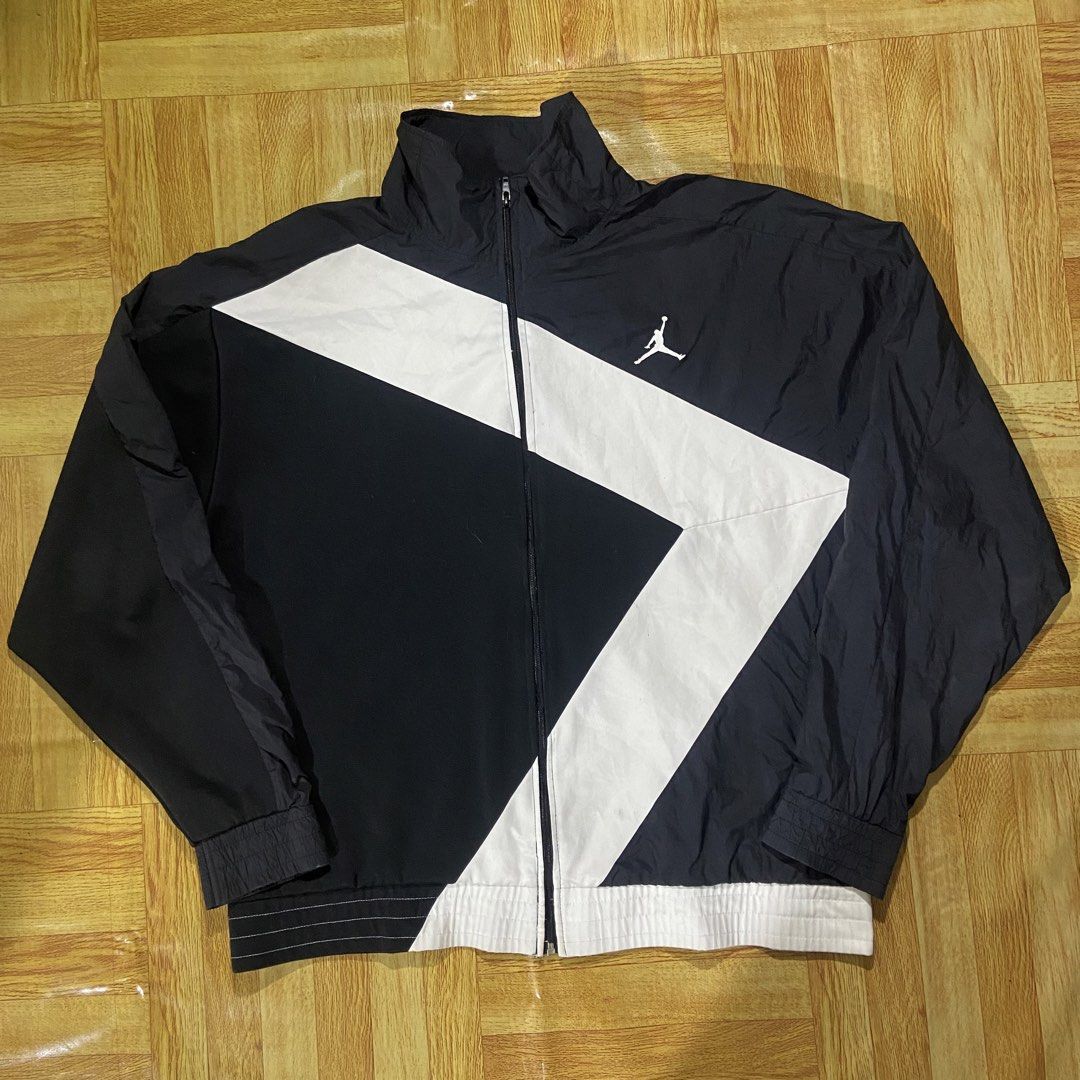 Jordan Diamond Overall (Category: Sets & Coordinates) located in Dasmarinas. Submitted by thrift2gems (Listing ID 1467604322, Image 2). Description: Jordan Diamond Overall✨ Windbreaker Jacket -WIDTH: 26 -LENGTH: 27.5 -COLOR RATE: 9.2/10 -CONDITION: 9.2/10 -ISSUE: NEED WASH WHITE PART , CHANGE ZIPPER PANTS -WIDTH: 28-38 -LENGTH: 38 -THIGH:11 -COLOR RATE: 9.5/10 -CONDITION: 9.5/10 -ISSUE: NEED WASH .