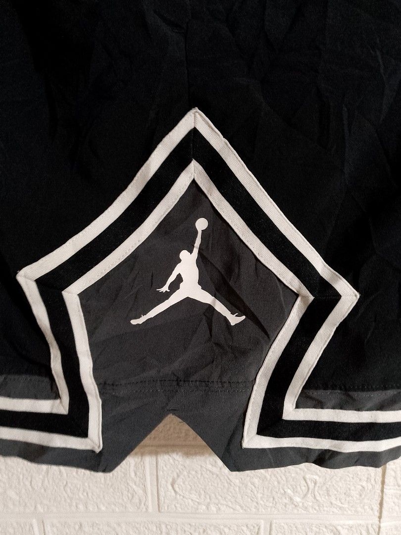 JORDAN DIAMOND SHORTS (Category: Shorts) located in Tabaco. Submitted by zerothreethrift (Listing ID 1467776720, Image 3). Description: JORDAN DIAMOND SHORTS SIZE LARGE EXCELLENT ISSUE SEE PIC PM IF INTERESTED ALBAY LOCATION.
