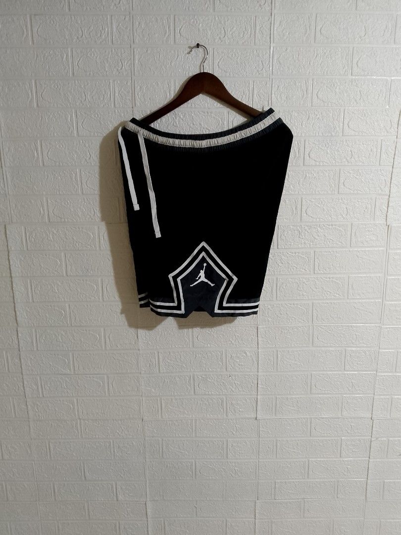 JORDAN DIAMOND SHORTS (Category: Shorts) located in Tabaco. Submitted by zerothreethrift (Listing ID 1467776720, Image 2). Description: JORDAN DIAMOND SHORTS SIZE LARGE EXCELLENT ISSUE SEE PIC PM IF INTERESTED ALBAY LOCATION.