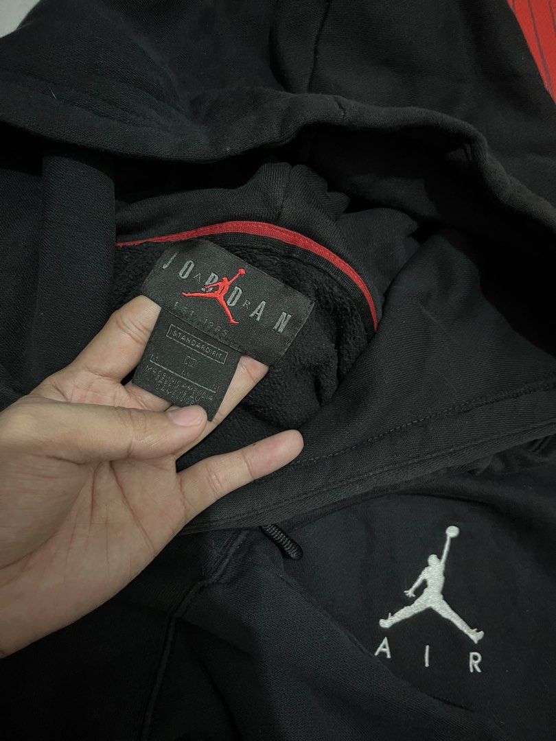 Jordan hoodie (Category: Coats, Jackets and Outerwear) located in Pasay City. Submitted by metro_thrift (Listing ID 1467645223, Image 2). Description: natalsikan zonrox 23x27 .