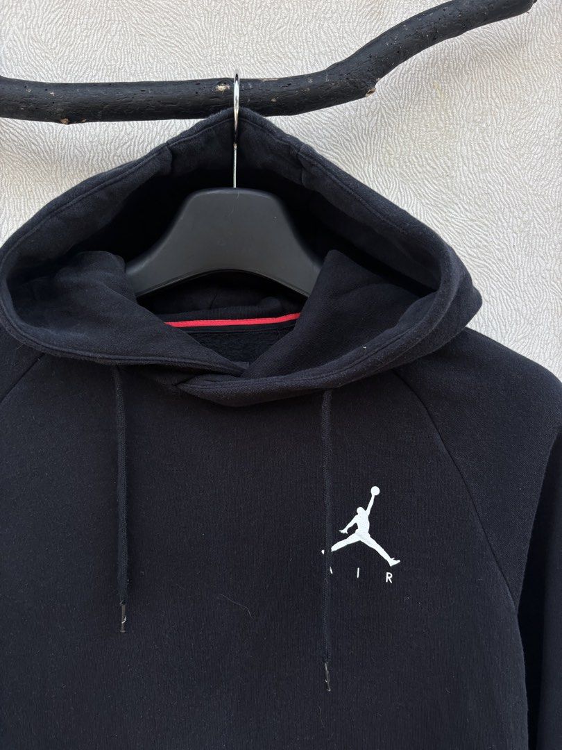 Jordan Hoodie (Category: Coats, Jackets and Outerwear) located in Baybay. Submitted by thrift.ed2023 (Listing ID 1467650547, Image 2). Description: Jordan Hoodie Medium 19x27 No Issue Need Wash Good as New .