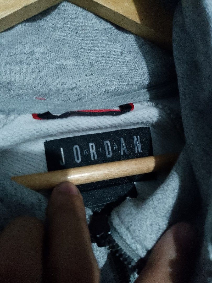 JORDAN TECH (Category: Activewear) located in Manila. Submitted by thriftni_theo (Listing ID 1467637788, Image 2). Description: SOLID CONDITION.