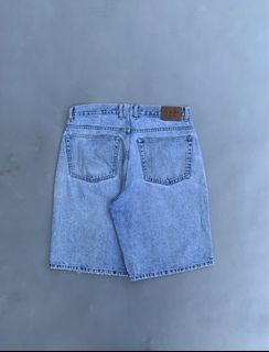 (Category: ) located in . Submitted by thriftninaid (Listing ID 1467755152, Image 1). Description: .
