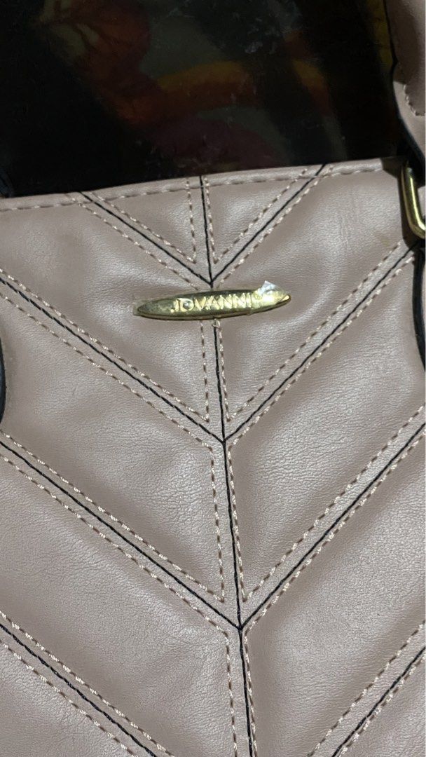 JOVANNI BAG (Category: Shoulder Bags) located in Manila. Submitted by acyyy_shop101 (Listing ID 1467745813, Image 2). Description: .