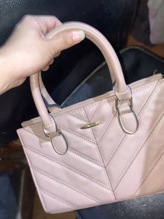 (Category: ) located in . Submitted by acyyy_shop101 (Listing ID 1467745813, Image 1). Description: .
