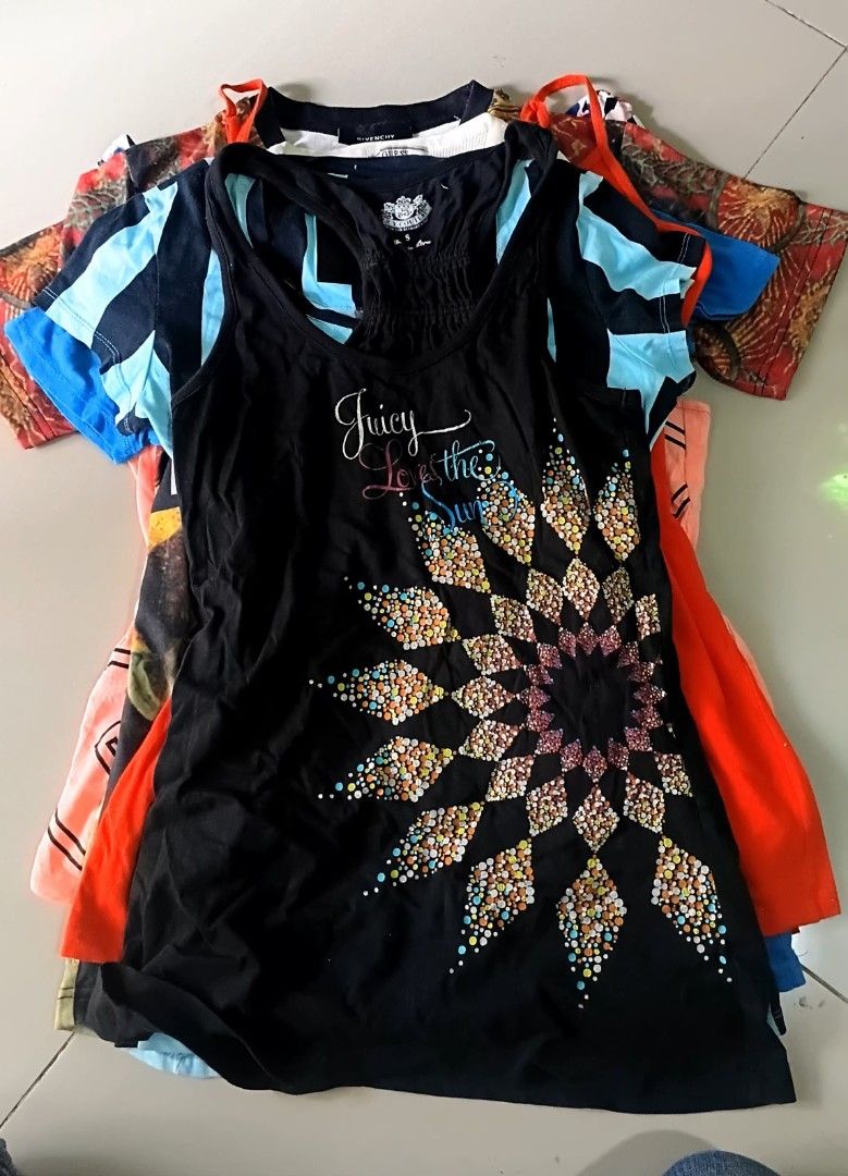Juicy coture (Category: Sleeveless) located in Bacolod City. Submitted by cadizthrifter (Listing ID 1467826745, Image 1). Description: small size.