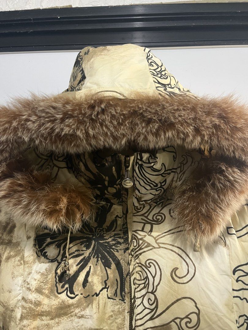 Just cavalli (Category: Coats, Jackets and Outerwear) located in Lipa City. Submitted by deligrind (Listing ID 1467633439, Image 3). Description: Just cavalli Size xl Width 22 Length 28 .