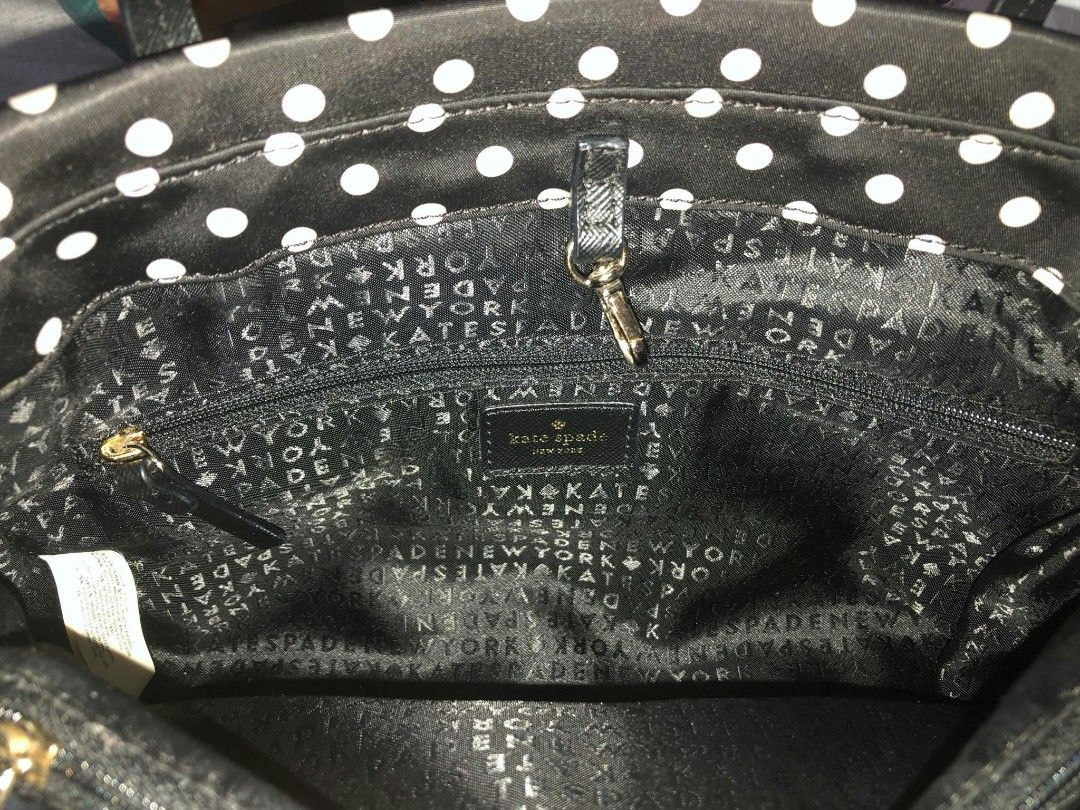 Kate spade (Category: Cross-body Bags) located in Bulacan. Submitted by jhefkheelo02163 (Listing ID 1467735235, Image 2). Description: Personal preloved ks from us box Package from us not ukay No flaws Supernice in actual With sling.
