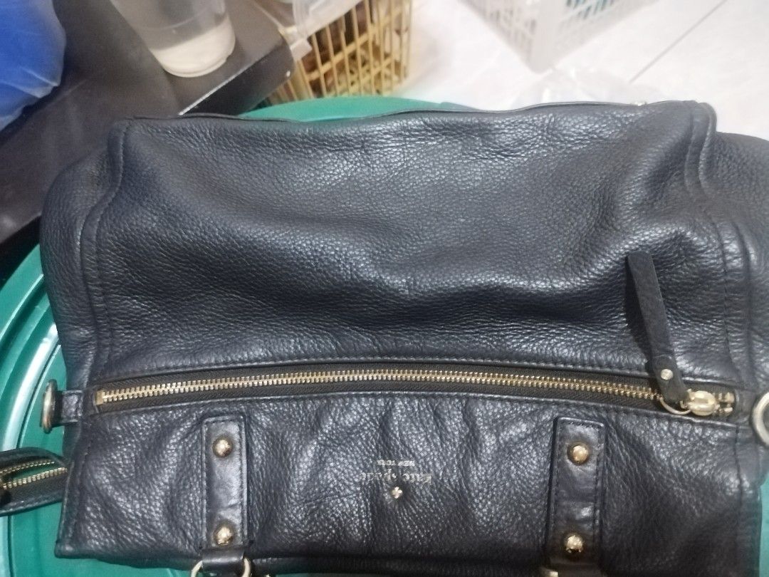 Kate Spade Black Leather Handbag (Category: Luxury Bags & Wallets) located in Cavite. Submitted by truehawk_7cdcf9 (Listing ID 1467623389, Image 1). Description: model: cobble hill little murphy satchel handbag/shoulder bag includes strap from US RFS: need funds no flaws used but not abused clean inside out pick up in Gen Trias .
