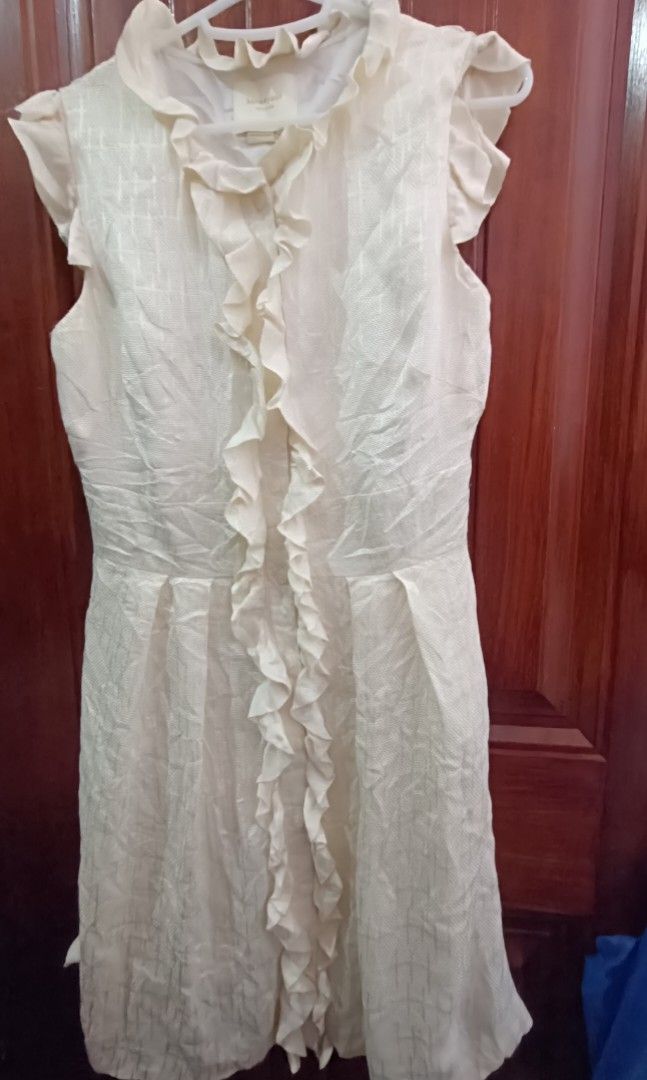 Kate Spade Ruffle Cream Dress (Category: Dresses) located in Naga. Submitted by juniscloset.ph (Listing ID 1467603892, Image 1). Description: .