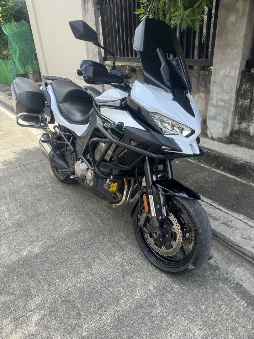 Kawasaki versys 1000 (Category: Motorbikes for Sale) located in Mandaluyong City. Submitted by ricardodalisay2 (Listing ID 1467706680, Image 2). Description: Selling kawasaki versys 1000 2019 model complte papers 23k milleage Well maintain.