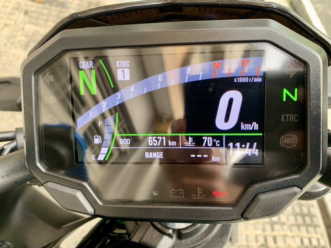 Kawasaki Z650 (Category: Motorbikes for Sale) located in Makati City. Submitted by realdrumme98253 (Listing ID 1467704276, Image 2). Description: Kawasaki Z650 year 2023 model, but i aquired it dec 24, 2025, this bike is equipped with Orion Katya Pipe, Michelin road 5 front rear. Low odo almost new, check it to appreciate .