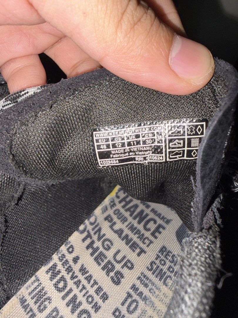 Keen zionic triple black Size US 12 mens (Category: Sneakers) located in Manila. Submitted by wiseearth.075b2f (Listing ID 1467675482, Image 3). Description: - keen zioni black triple black sz12 mens -₱3675 -issue may ni repair na part sa gitna di halata pag suot -we can do COD or meet up - signs of usage only -100% legit . no seps and drags - Color: All-black suede with black and white rope laces - Size: US 12 / EU 46 / UK 11 - Design: Thick cus