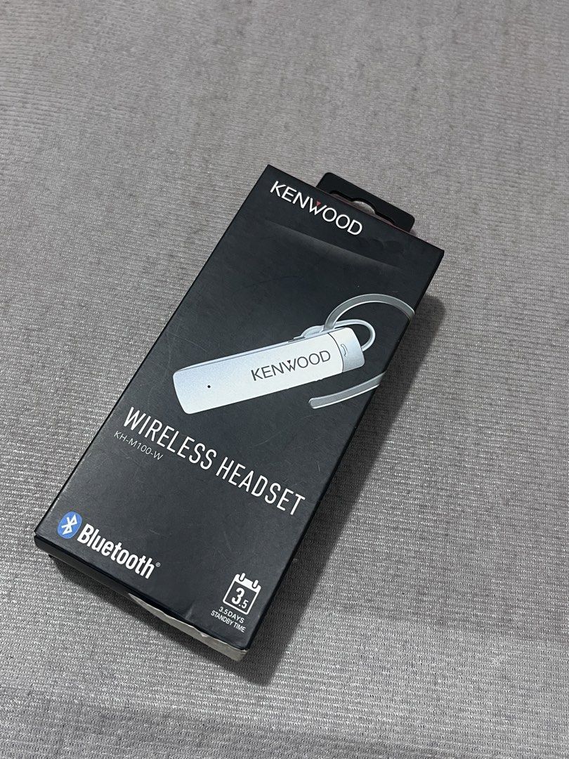 KENWOOD KH-M100-W Wireless Headset (Category: Headphones & Headsets) located in Baguio. Submitted by gbwardrobe (Listing ID 1467707500, Image 1). Description: - Brand: KENWOOD - Model: KH-M100-W (White) - Connectivity: Bluetooth - Battery: 3.5 days standby time - Ideal for: Hands-free calls and commuting.