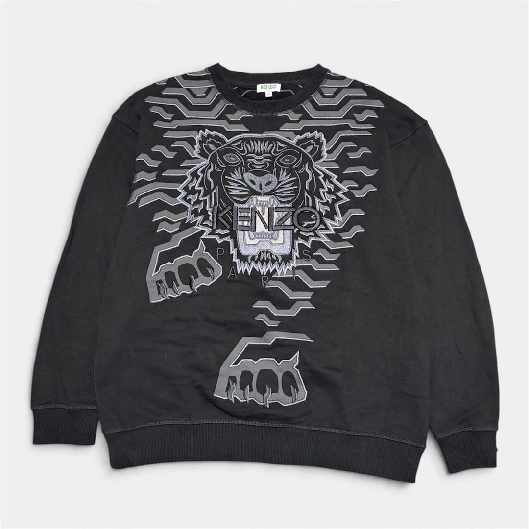 KENZO PARIS GEO TIGER CREW NECK (Category: Coats, Jackets and Outerwear) located in Tacloban City. Submitted by katimmyroy (Listing ID 1467717351, Image 1). Description: Dimensions: 20.5x25 Size M on tag Excellent Condition No Flaws .