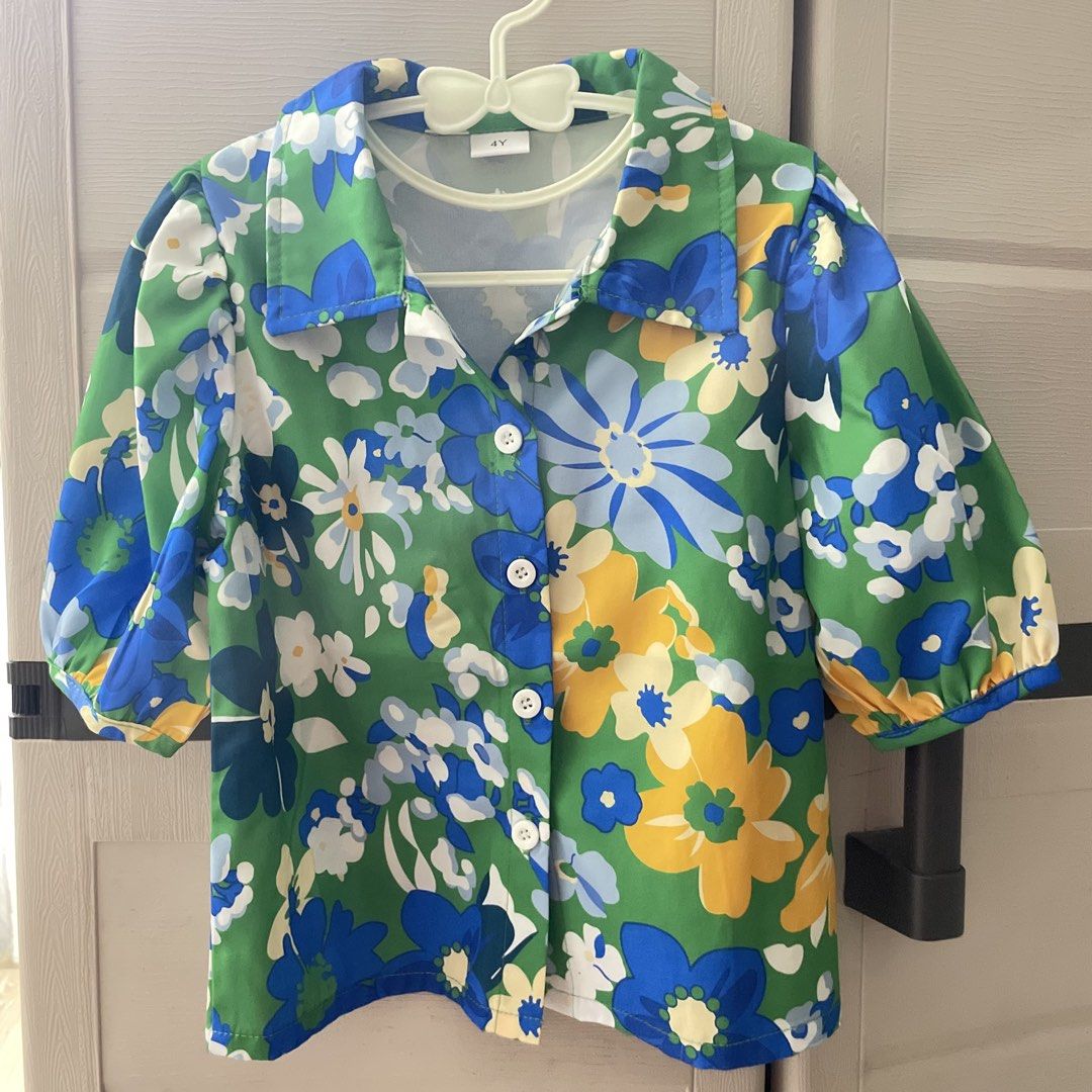 Kid’s Blouse (Category: Babies & Kids Fashion) located in Quezon City. Submitted by anywearphl (Listing ID 1467703733, Image 1). Description: Size 4Y on tag but runs big Would fit up to 7y.