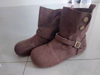 (Category: ) located in . Submitted by mypetite_closet (Listing ID 1467634015, Image 1). Description: .
