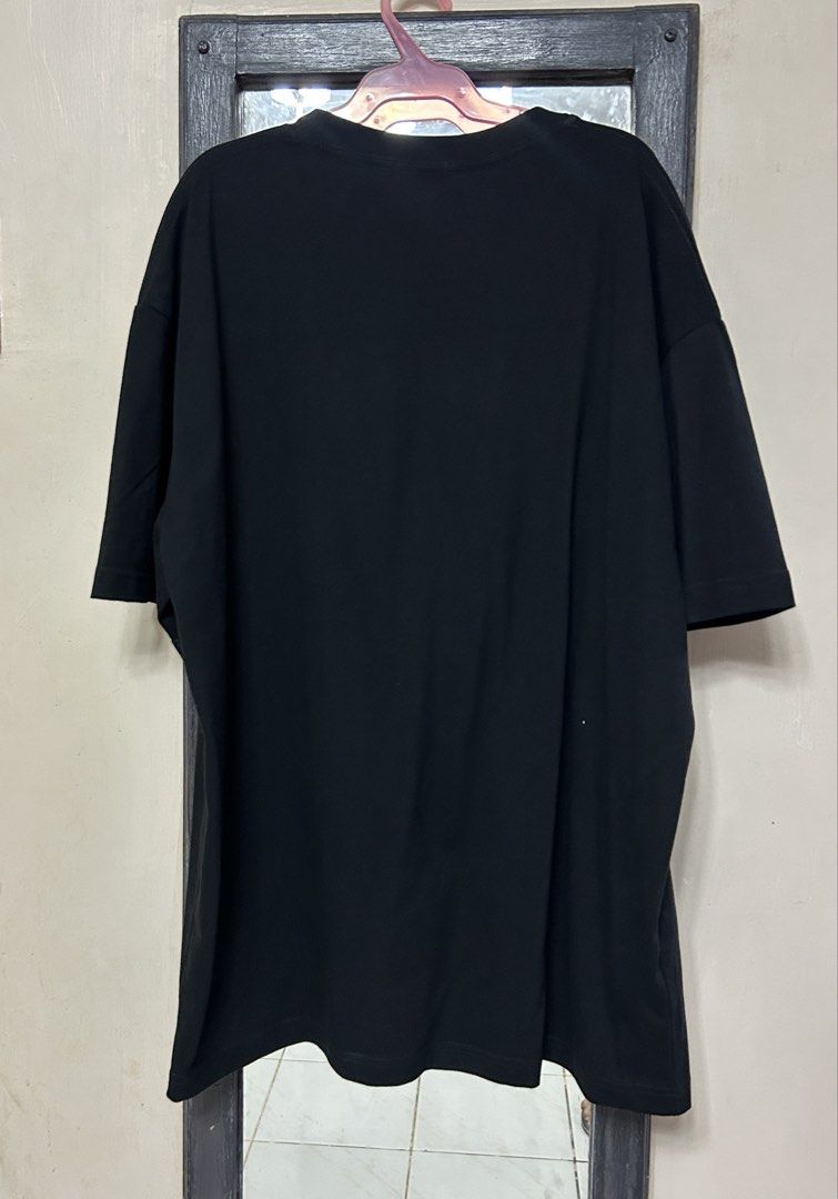 KITH Tshirt (Category: Tshirts & Polo Shirts ) located in Cavite. Submitted by mricx (Listing ID 1467779228, Image 2). Description: KITH Tshirt Copy Size Large 29x23 Bought from SM Surplus RFS: wrong size Meetup: Bacoor, Cavite Area Shipping: Lalamove / J&T .