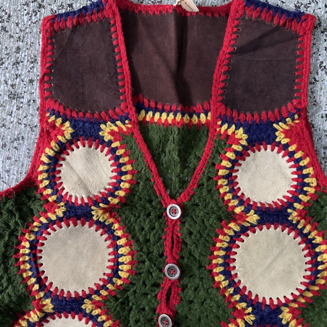 Knited Vest Cardigan (Category: Vests) located in Baguio. Submitted by secondoption.ph (Listing ID 1467652496, Image 3). Description: Size small Length 19 Width 18.