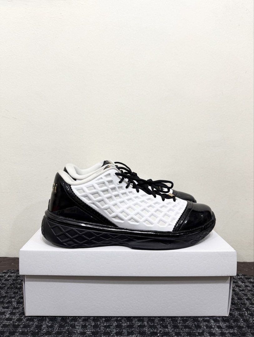 KOBE 3 LOW MAMBACITA Size 12 (Category: Sneakers) located in Paranaque City. Submitted by tellemkicks (Listing ID 1467698095, Image 1). Description: for sale or trade kobe 3 low mambacita size 12 used 3x with box ₱8,495 only! PARAÑAQUE LOCATION 📍.