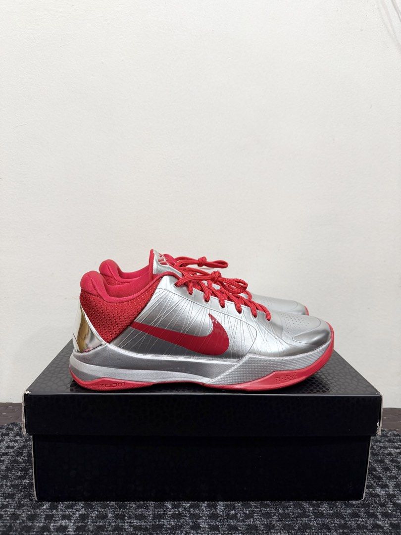 KOBE 5 ROTY Size 10.5 (Category: Sneakers) located in Paranaque City. Submitted by tellemkicks (Listing ID 1467703115, Image 1). Description: for sale or trade kobe 5 roty size 10.5 brandnew with box ₱24,995 only! PARAÑAQUE LOCATION 📍.