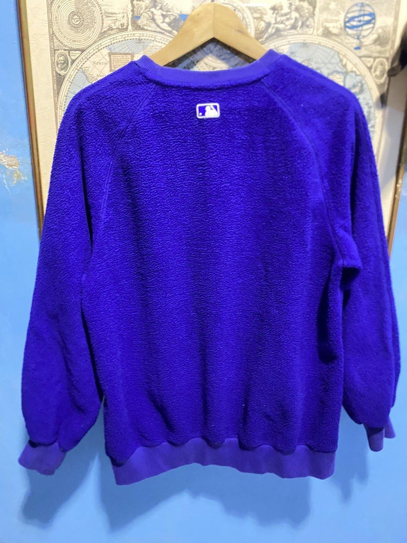 LA dodgers sweater (Category: Coats, Jackets and Outerwear) located in Tumauini. Submitted by calmearth-bc99 (Listing ID 1467649460, Image 2). Description: LA dodgers.