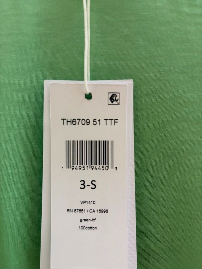 Lacoste Green Regular Fit men's Shirt Small - Medium (Category: Tshirts & Polo Shirts ) located in Quezon City. Submitted by beckyshop2024 (Listing ID 1467675458, Image 3). Description: - Brand new with tag - Original from US - Runs big, S on tag, fits up to Medium.