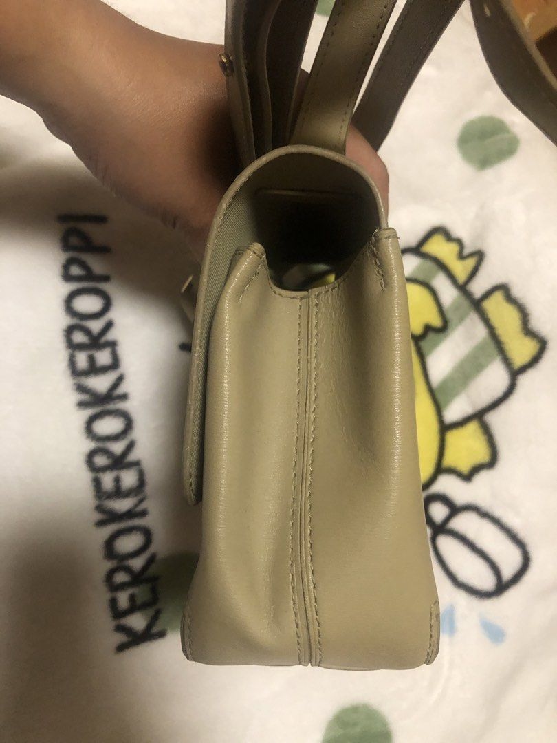 Lacoste sling bag (Category: Cross-body Bags) located in Manila. Submitted by ka.samyang (Listing ID 1467713966, Image 2). Description: What you see is what you get No haggling last price posted.