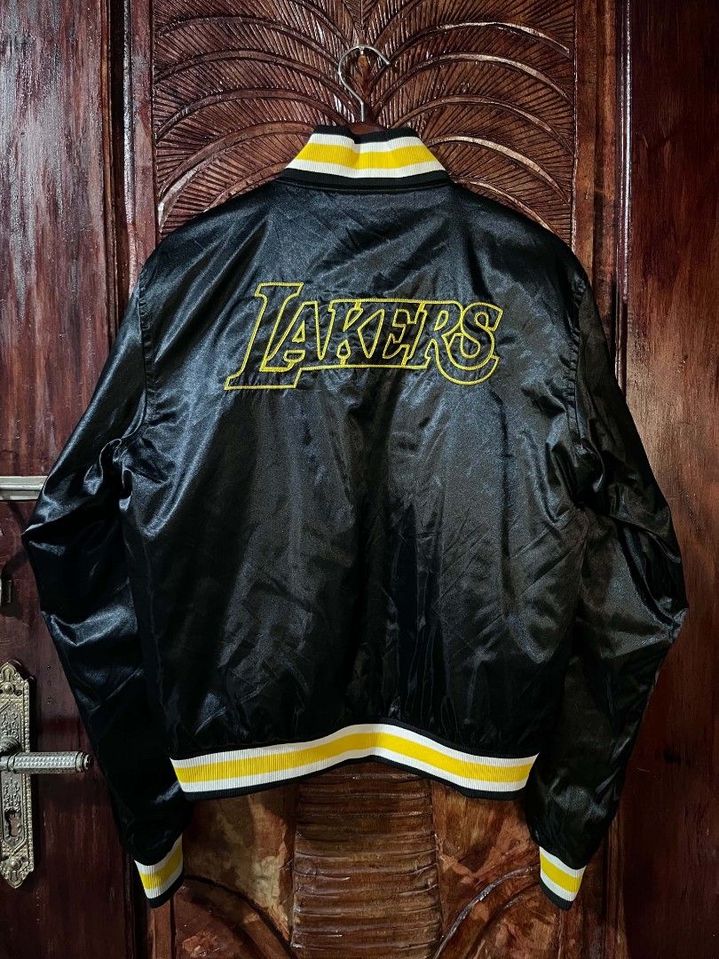 LAKERS REVERSIBLE BOMBER JACKET AS NEW MEDIUM (Category: Coats, Jackets and Outerwear) located in Bulacan. Submitted by 1008.thrift (Listing ID 1467766319, Image 2). Description: REVERSIBLE LAKERS STATEMENT EDITION BOMBER JACKET SIZE MEDIUM W23 x L25 GOOD AS NEW Free ship.