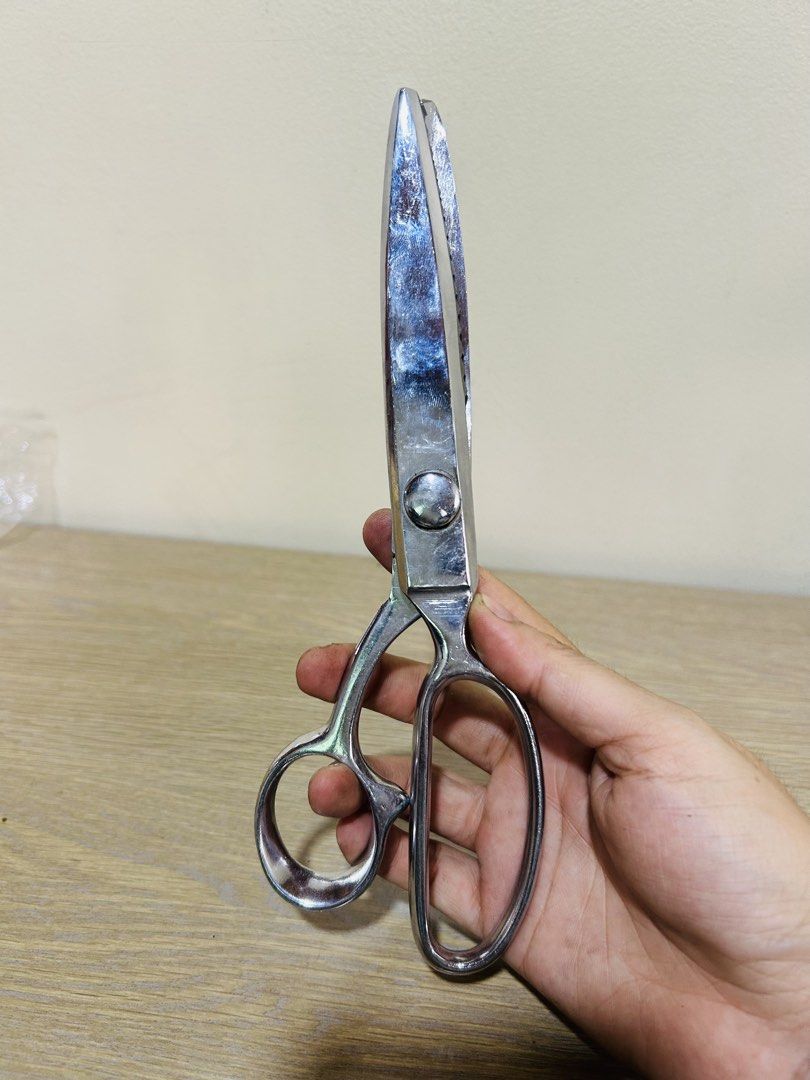 Lamplough Pinking Shears Scissors 8" 171C (Category: Craft Supplies & Tools) located in Manila. Submitted by starbalesukandjapansurplus (Listing ID 1467659144, Image 2). Description: - Authentic Japanese 171C chrome pinking shears, 8 inches long - Serrated zigzag blades cut fabric cleanly and prevent fraying - Built-in tension adjustment screw for custom control - Sturdy, durable metal construction with a sleek polished finish - Features authenti