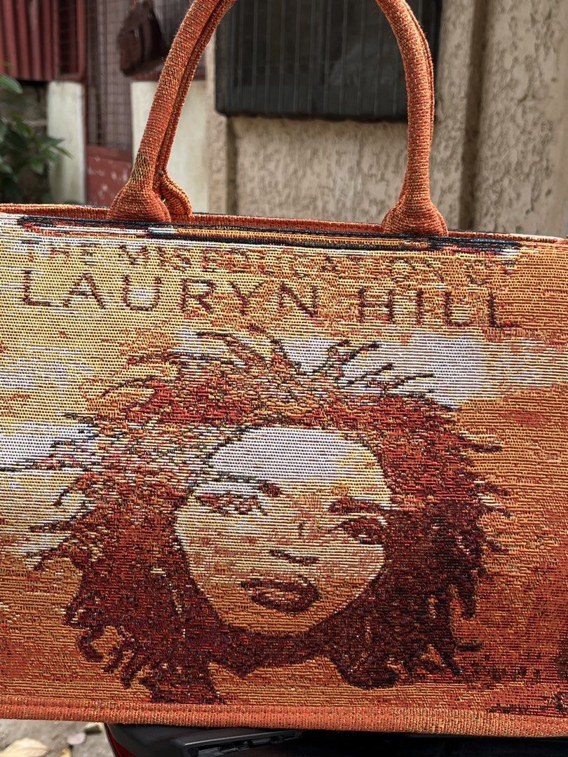 Lauryn hill tote (Category: Shoulder Bags) located in Cagayan de Oro. Submitted by prelovedukayukaybags_cdo (Listing ID 1467610895, Image 2). Description: .