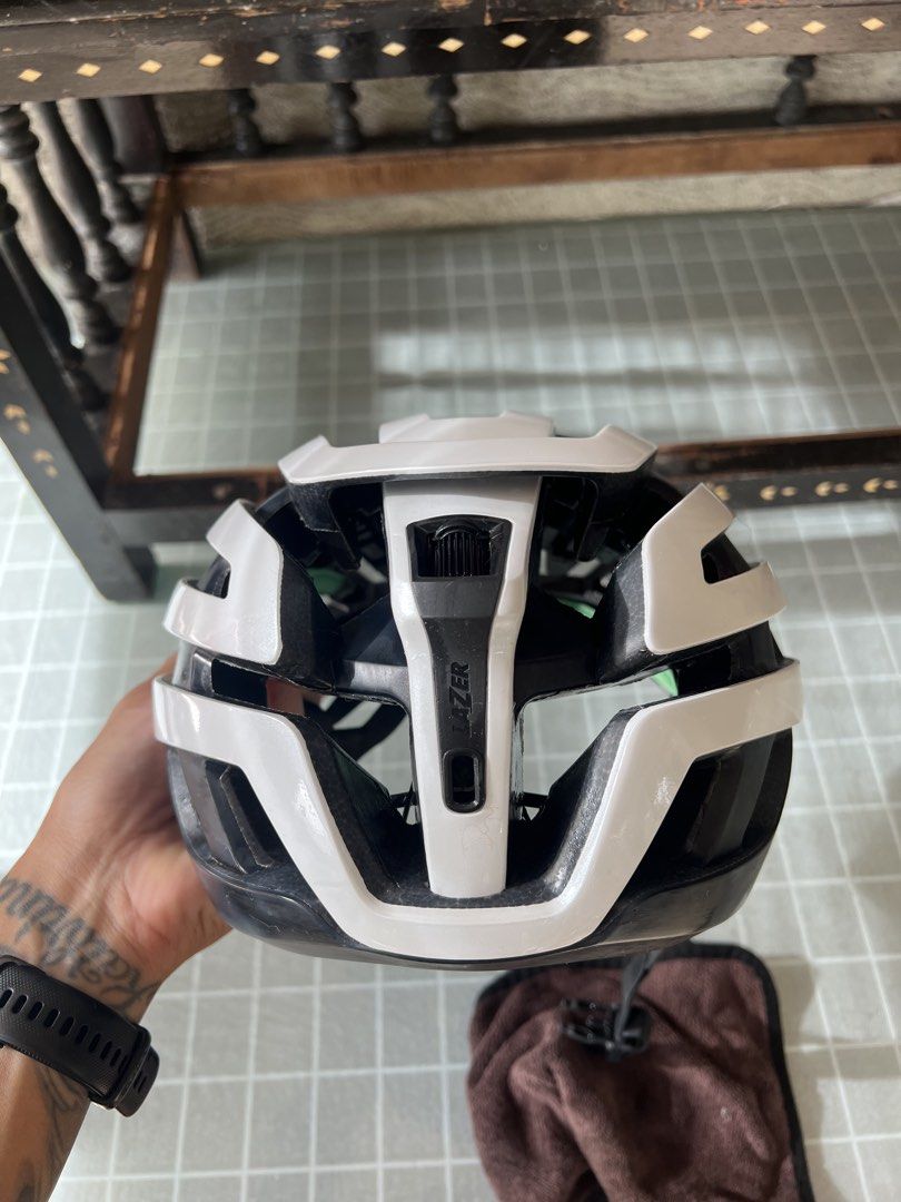 Lazer Z1 Kineticore White Large USED (Category: Bicycles) located in Bulacan. Submitted by pedalpedal.cat (Listing ID 1467659452, Image 3). Description: For sale only USED Lazer Z1 Kineticore Size Large White SRP 11990 Selling for 4500 pesos Item is in Santa Maria, Bulacan Lalamove/shipping c/o buyer.