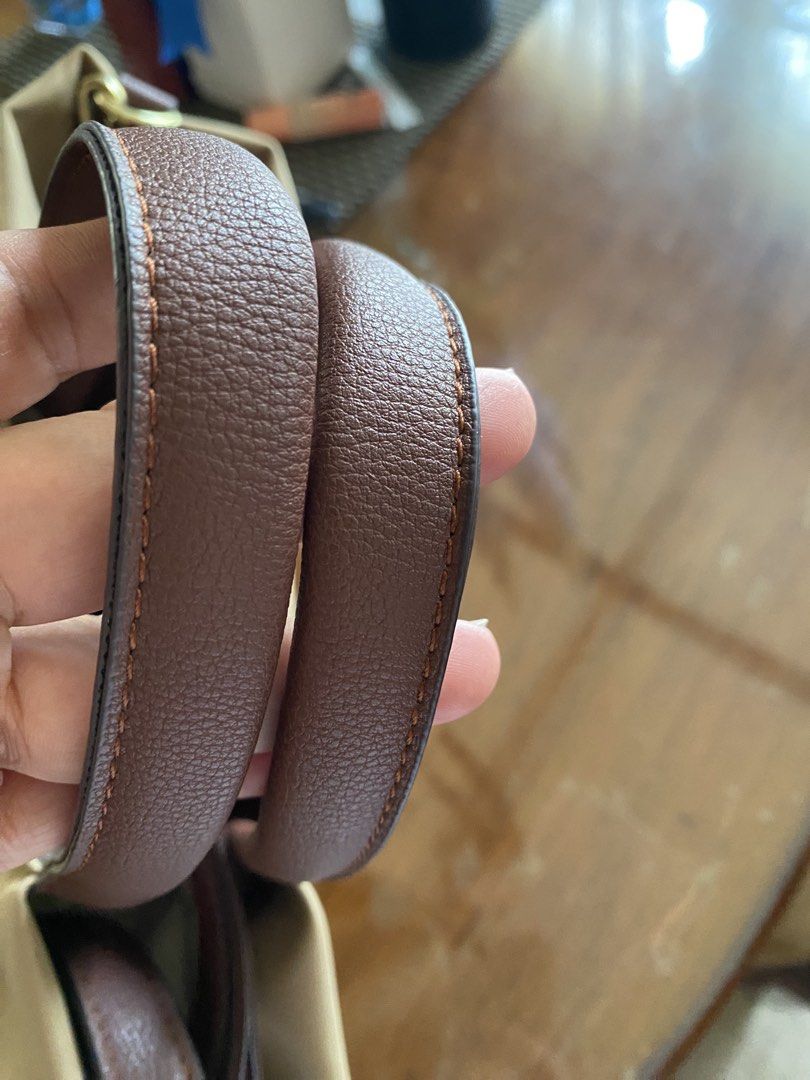 Legato largo medium (Category: Shoulder Bags) located in Manila. Submitted by freestone_f18729 (Listing ID 1467615165, Image 3). Description: Almost new legato medium,just used thrice Bought in japan Price a bit negotiable.