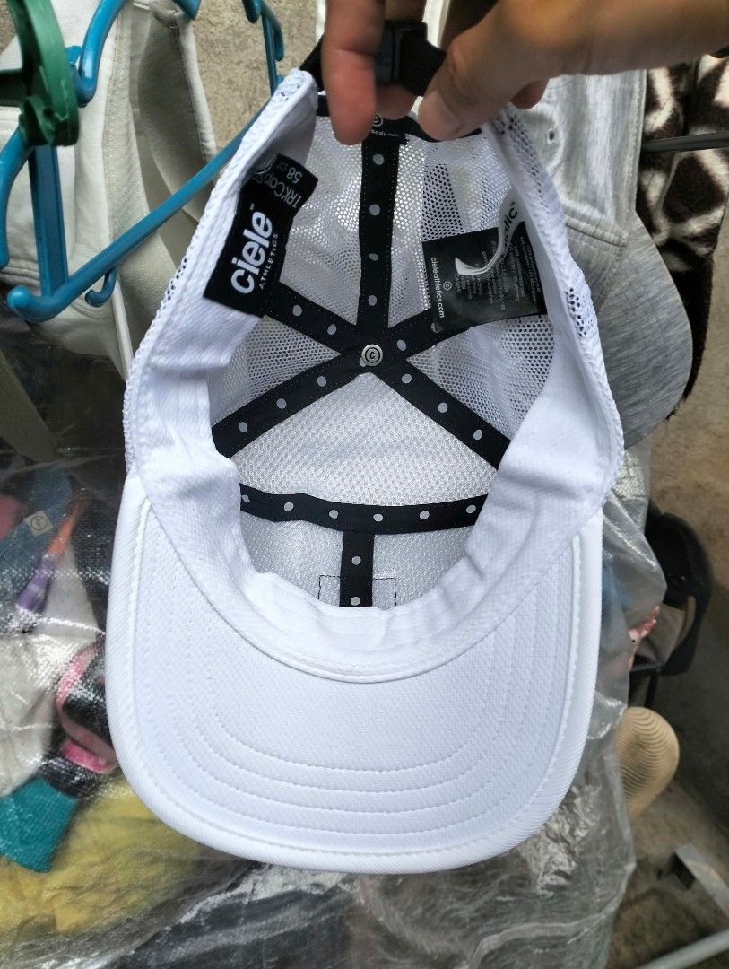 Legit Authentic as new condition 💯 (Category: Activewear) located in Daraga. Submitted by safe_juswaha (Listing ID 1467612499, Image 3). Description: 1200 FREE SHIP NA PO Location Albay 📌 unli Vouch Po sa blue app.