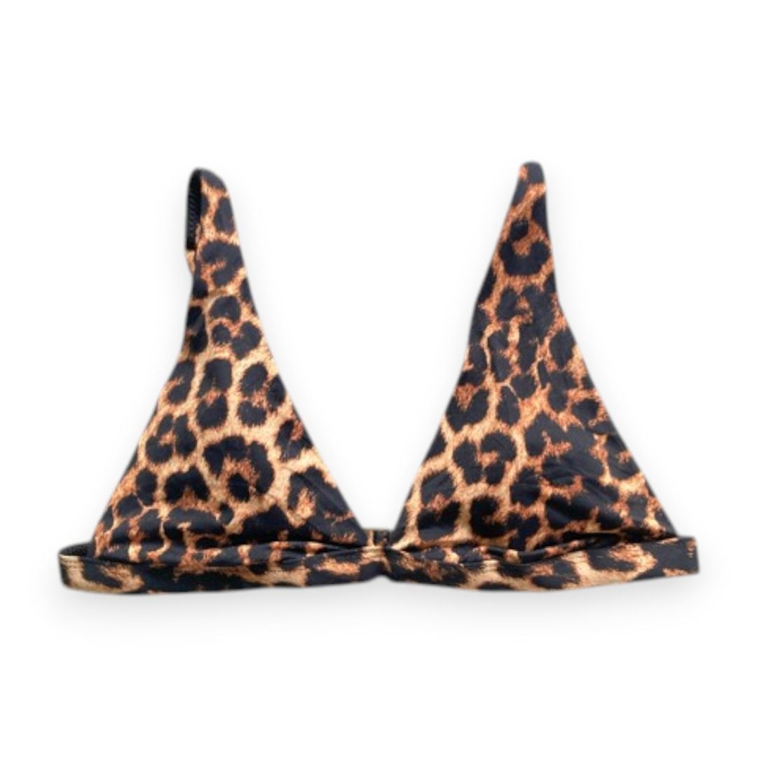 Leopard Print Bikini Top (Category: Bikinis & Swimsuits) located in Rizal. Submitted by sheeraay (Listing ID 1467648412, Image 1). Description: - Style: Triangle bikini top with thick supportive straps - Pattern: Classic fierce leopard print all over.