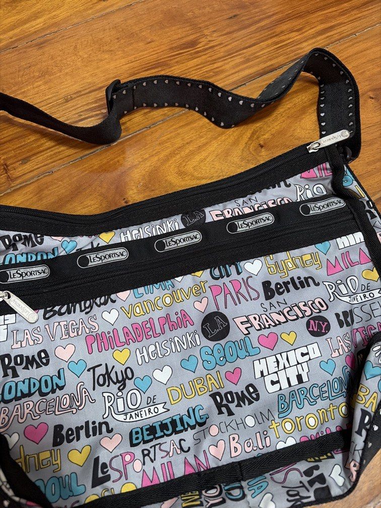 Lesportsac crossbody bag (Category: Cross-body Bags) located in Pasig City. Submitted by chamoisee (Listing ID 1467624984, Image 2). Description: Lesportsac crossbody bag Brandnew condition DM FOR FASTER TRANSACTION 📩.