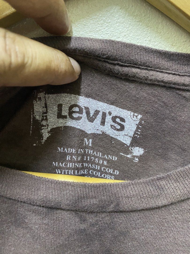 LEVIS (Category: Activewear) located in Kota Bharu. Submitted by arifiiskandar (Listing ID 1467799509, Image 3). Description: .