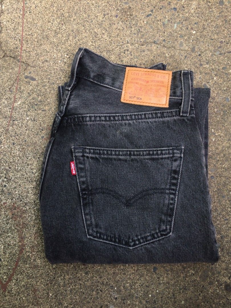 LEVI'S 501 90s BIG E STRAIGHT FIT (Category: Jeans) located in Cagayan de Oro. Submitted by archive.51137 (Listing ID 1467682765, Image 3). Description: this item is good as new condition and already wash w-29 l-39.5 hem-8.3.