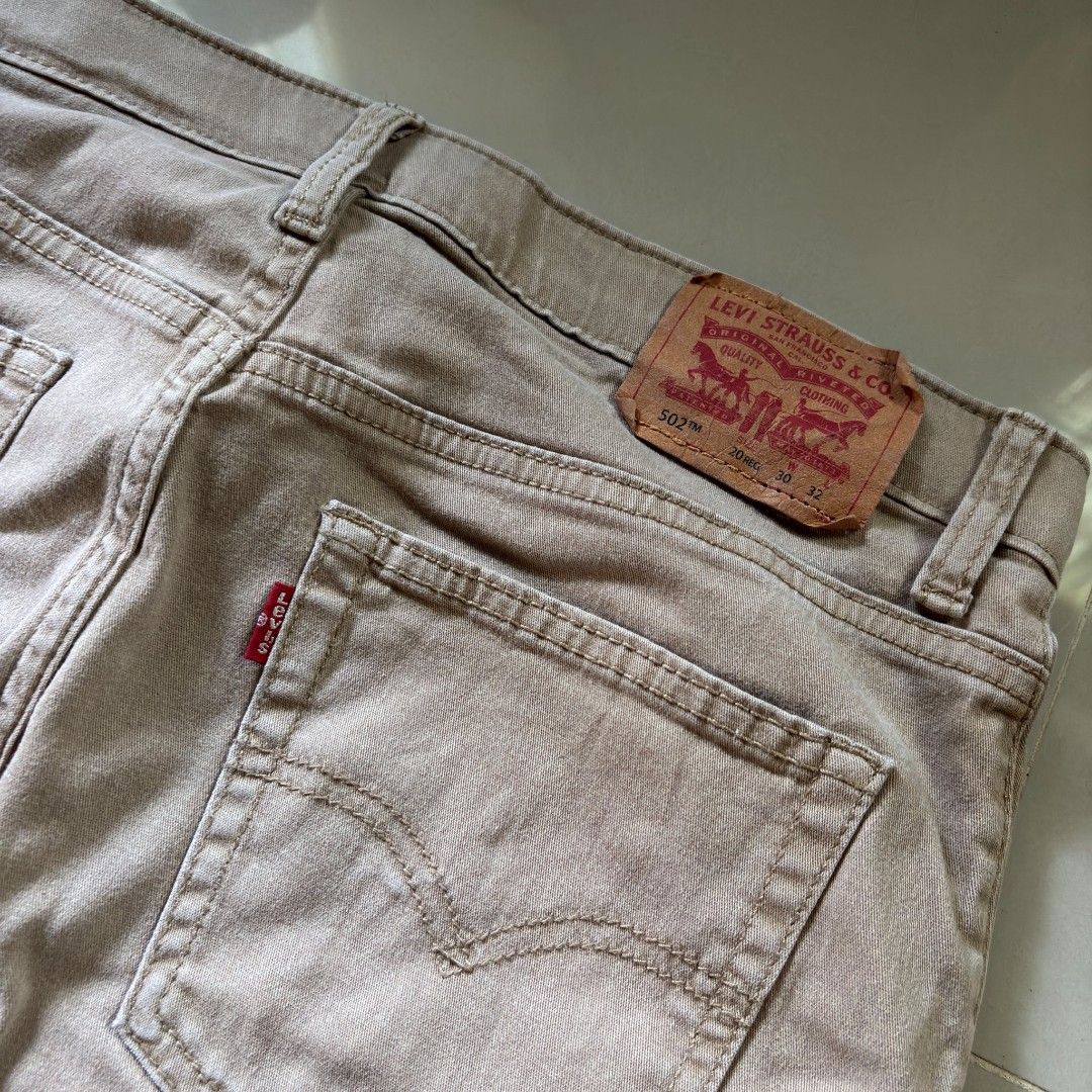 Levi's 502 Khaki Pants (Category: Jeans) located in Batangas. Submitted by phthriftpingzz (Listing ID 1467657543, Image 3). Description: 30-32 Issue: Patch Distressed.