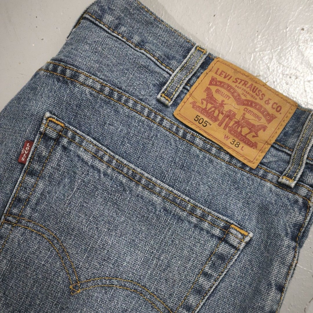 Levis 505 Shorts (Category: Shorts) located in Balingoan. Submitted by jagnusthrift.ph (Listing ID 1467615246, Image 2). Description: size 38 on tag.