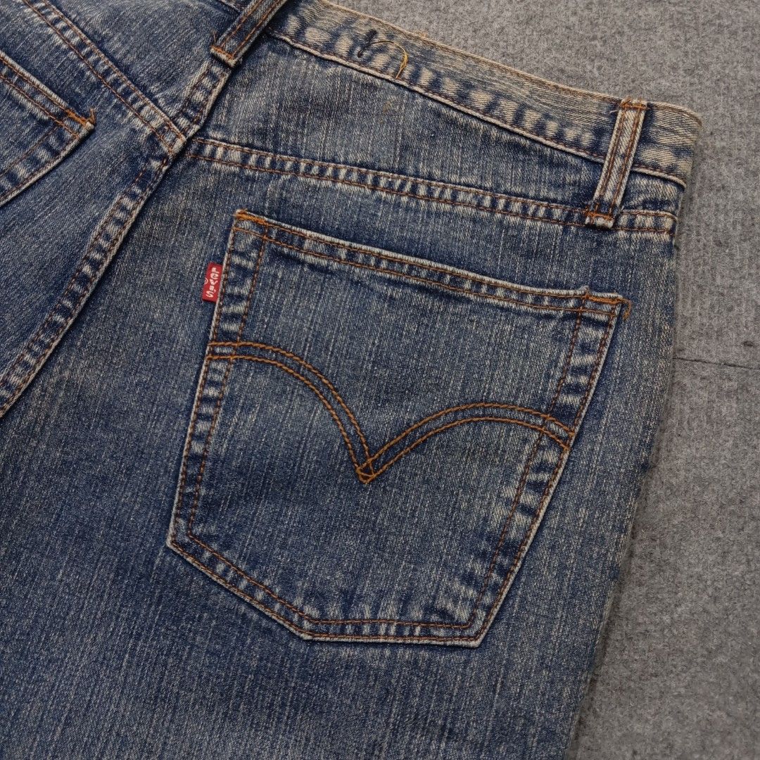 Levi's 511 Pants (Category: Jeans) located in Taguig. Submitted by sito. (Listing ID 1467662337, Image 2). Description: For sale! 📣 Levi's 511 Pants Specs and measurements: • Size 36 • Length 40 inches • Hips 22 inches • Thigh 14 inches • Inseam 29 inches • Leg Opening 9 Condition Details: • Issue: Cut Leather Tag • Color rate: 9/10 • Overall Condition: 9/10 Price: ~ ₱640 Transaction Details: Location: Upper Bicutan, Taguig City, Metro Manila, 1