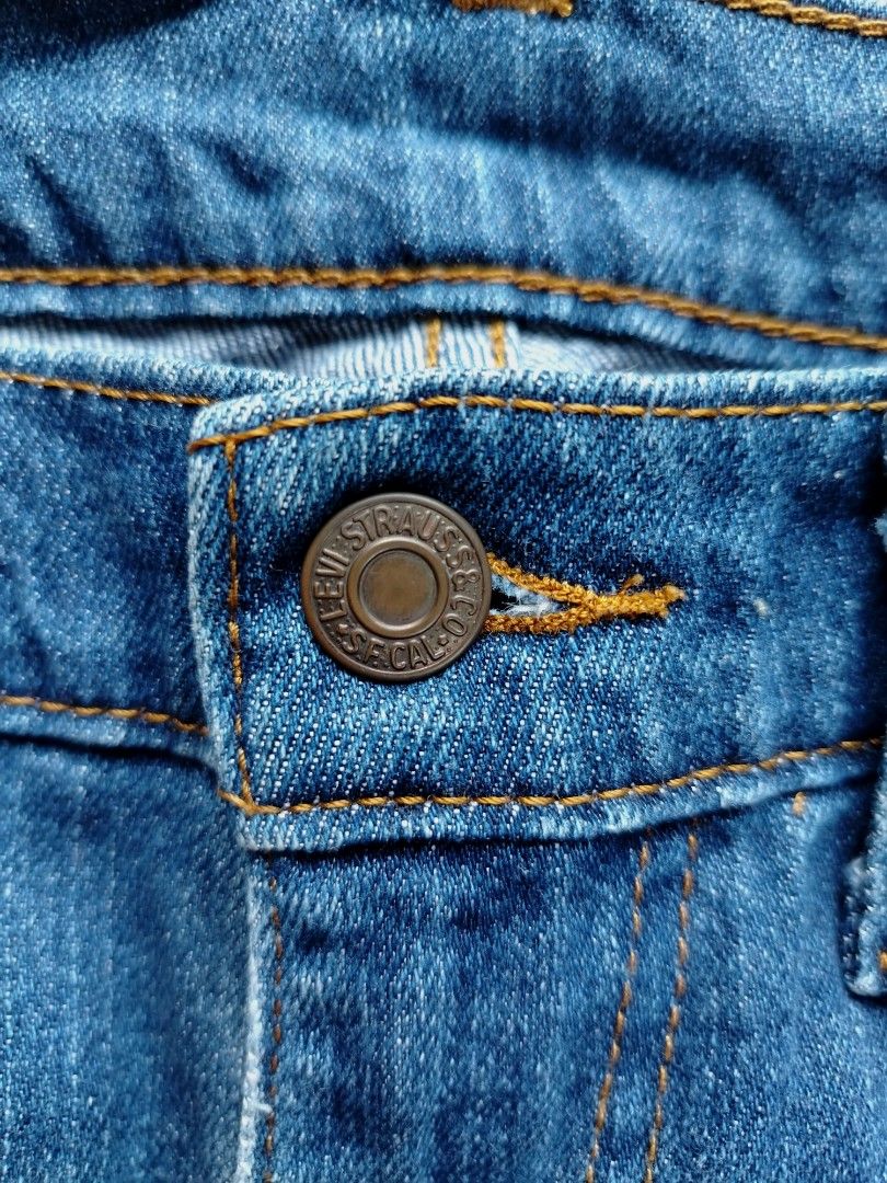 Levi's 511 Slim fit (Category: Jeans) located in Muntinlupa City. Submitted by lokalthriftco. (Listing ID 1467743481, Image 3). Description: Size 34 L 32 No issue Need wash Like new condition.