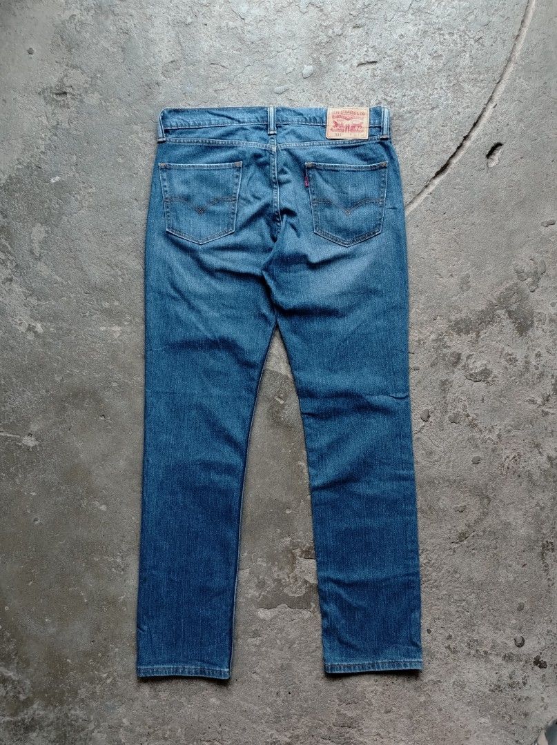 Levi's 511 Slim fit (Category: Jeans) located in Muntinlupa City. Submitted by lokalthriftco. (Listing ID 1467743481, Image 1). Description: Size 34 L 32 No issue Need wash Like new condition.
